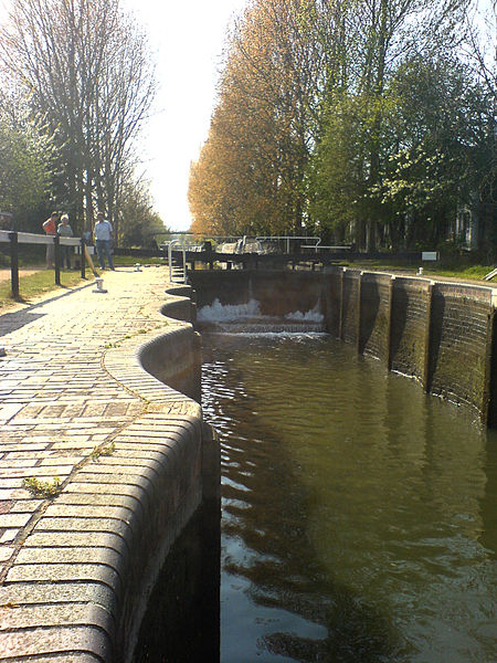 Aldermaston Lock