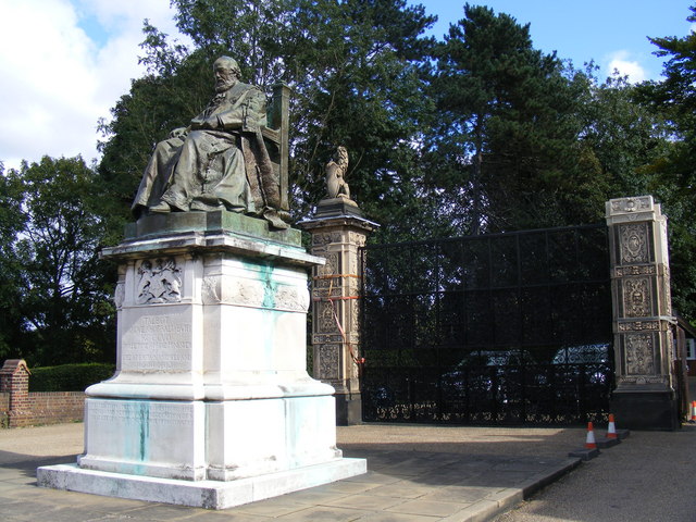 Hatfield War Memorial