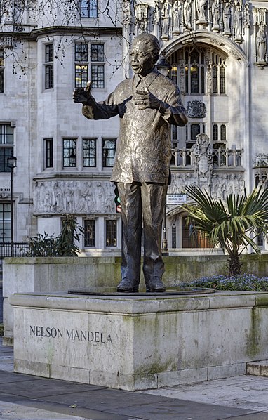 Nelson-Mandela-Statue