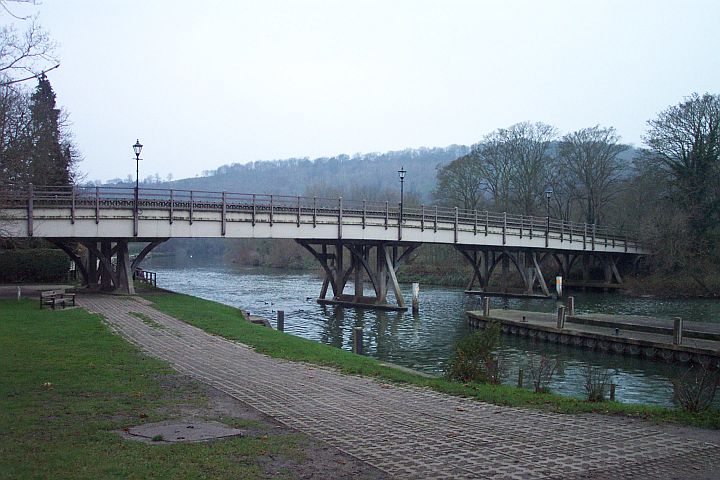 Goring and Streatley Bridge