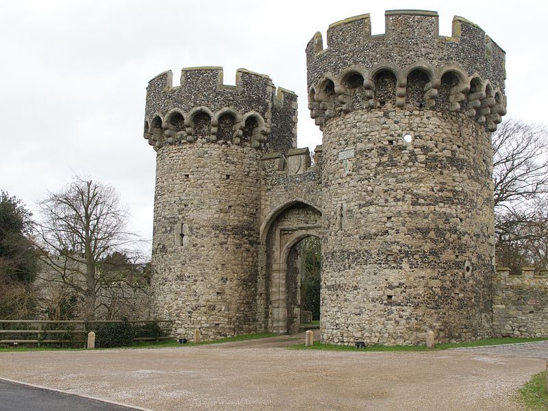 Quadrangular castle