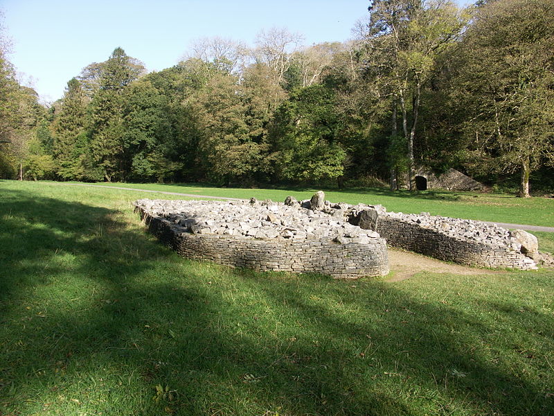 Parc cwm long cairn