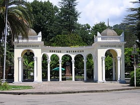Jardín botánico de Sujumi