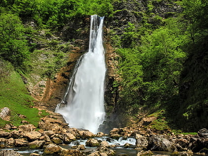 oniore waterfall choni