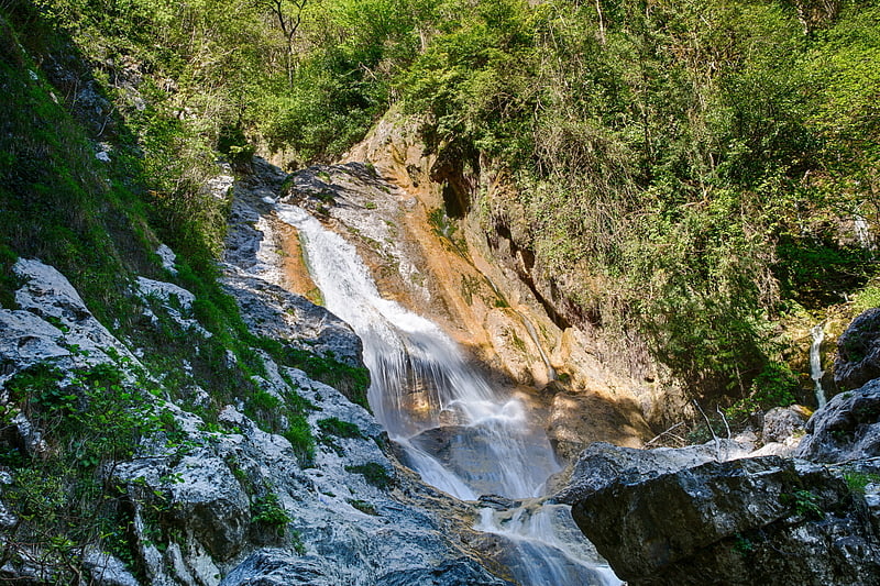ochkhomuri waterfall natural monument tsalendjikha