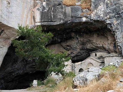 davelis cave
