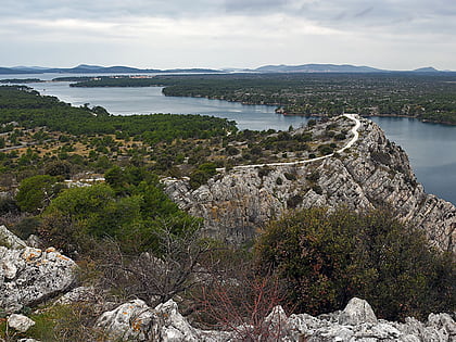 walk or cycle along the kanal sv ante szybenik