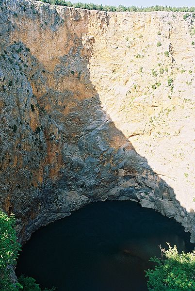 Lago Rojo