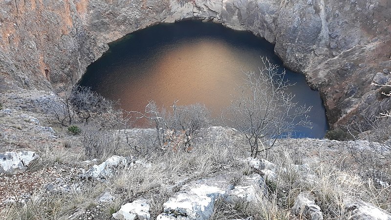 Lago Rojo