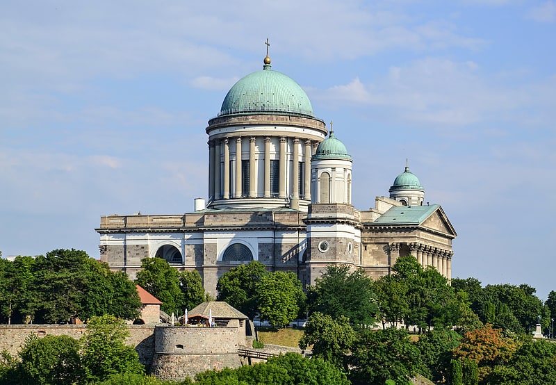 kathedrale unserer lieben frau und des heiligen adalbert esztergom