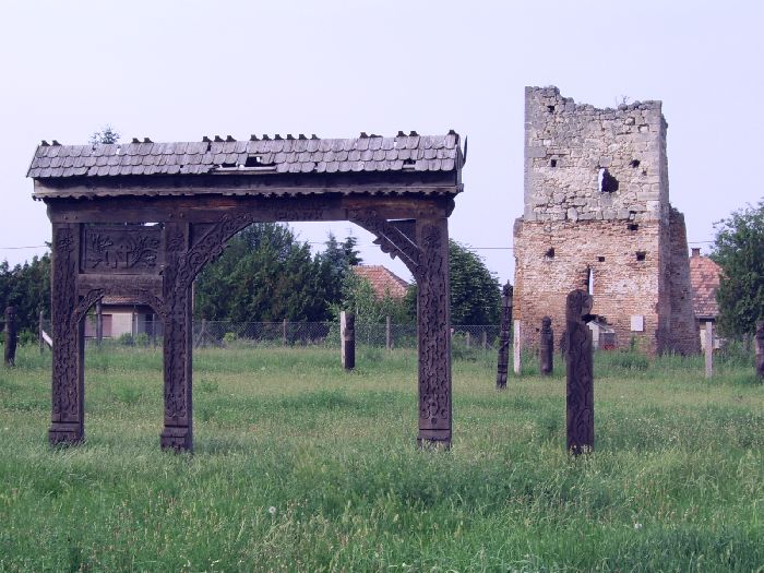 Árpád kori templomrom
