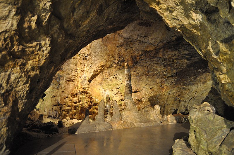 Palvolgy Cave