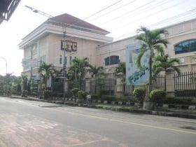 beteng trade centre solo