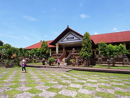 museum semarajaya kabupaten de klungkung