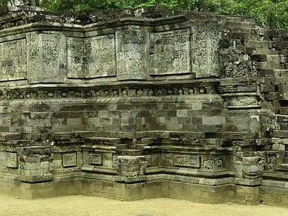 Temple de Surawana