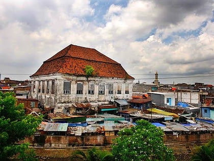 gedung setan surabaja