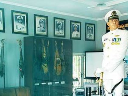 museum tni al loka jala crana surabaya