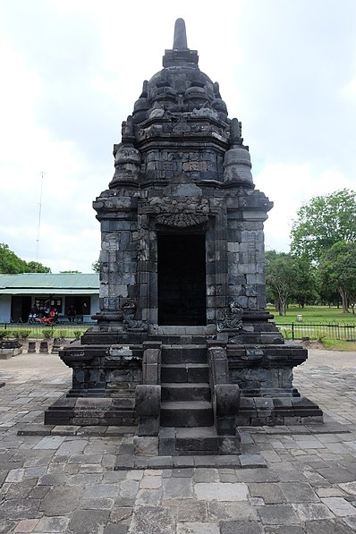 Candi Lumbung