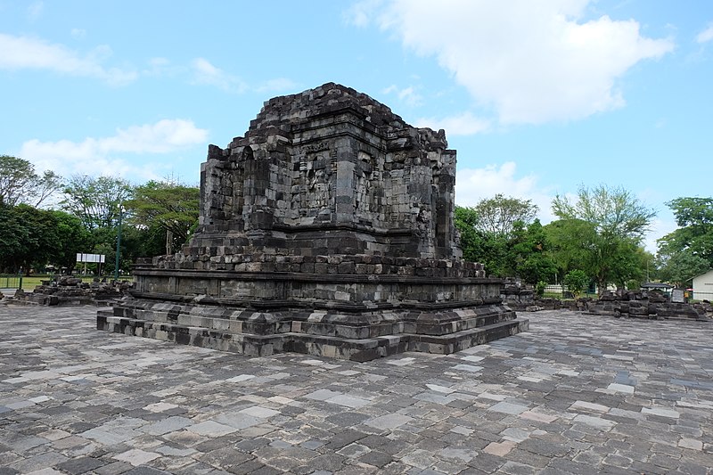 Candi Lumbung