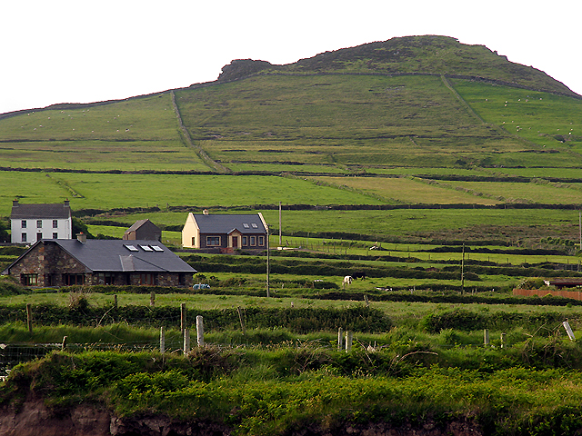 An Triúr Deirfiúr