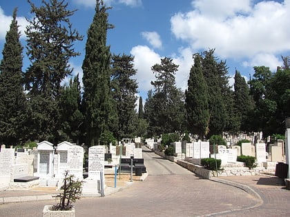 nahalat yitzhak cemetery tel aviv