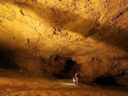 Zedekiah's Cave