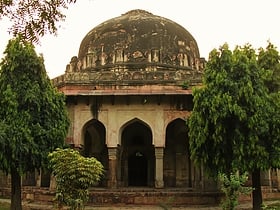 tomb of sikandar lodi nowe delhi
