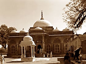 shah e alams roza ahmedabad