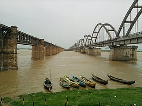 Old Godavari Bridge
