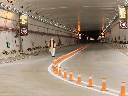 rohtang tunnel manali