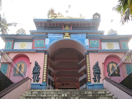 puliyur mahavishnu temple distrito de pathanamthitta