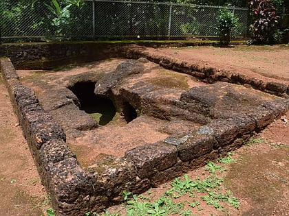 eyyal burial cave distrito de thrissur