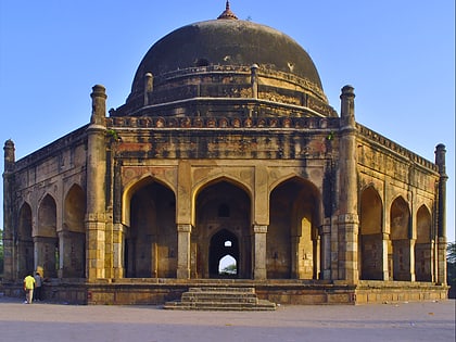 tomb of adham khan nowe delhi