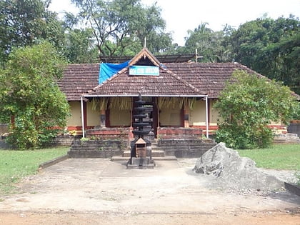 cheruvathur mahadeva temple kunnamkulam