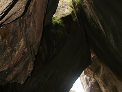 edakkal caves sultan bathery