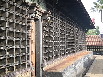 aranmula parthasarathy temple distrito de pathanamthitta