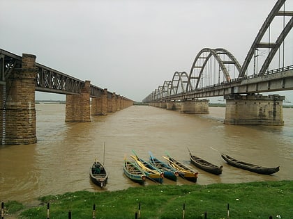 old godavari bridge rajamahendravaram