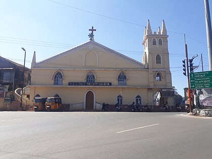 holy trinity church udagamandalam