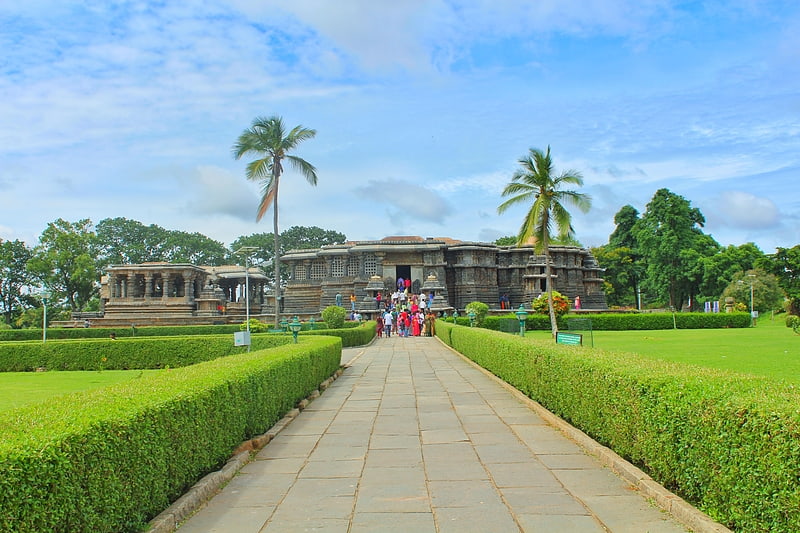 hoysaleswara temple halebidu