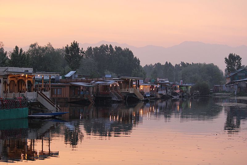 houseboats