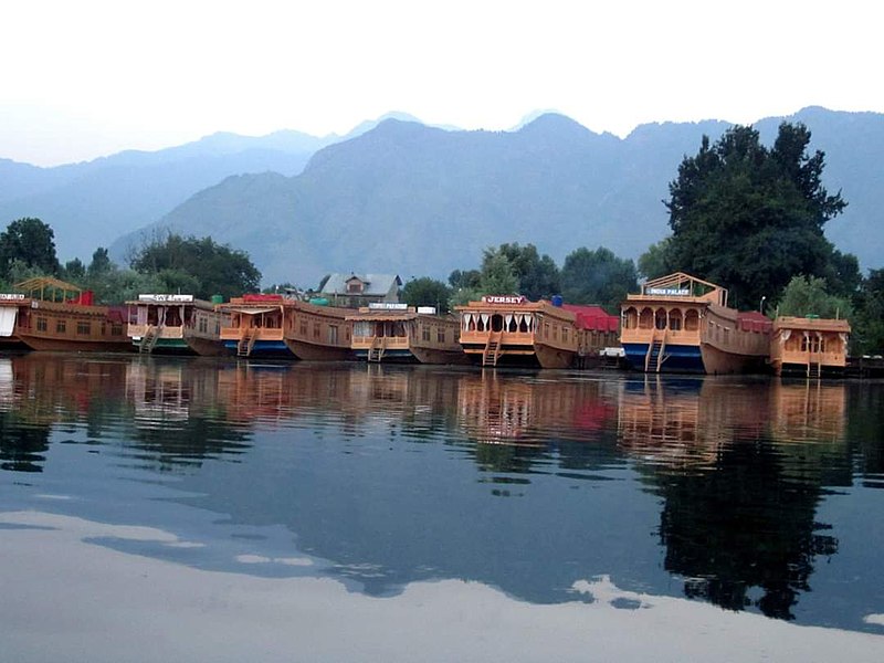 houseboats