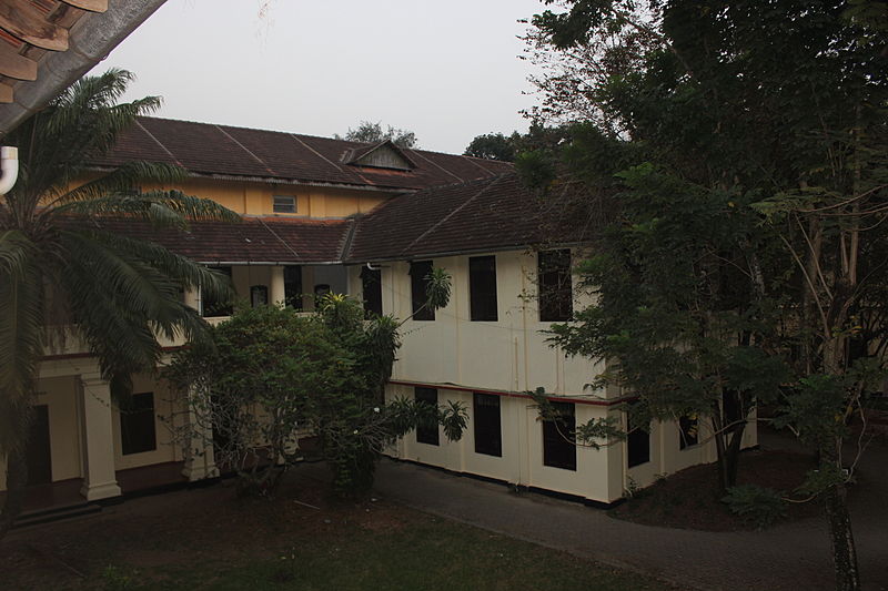 Maharaja's College