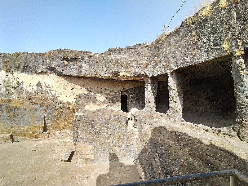 Khapra Kodiya Caves