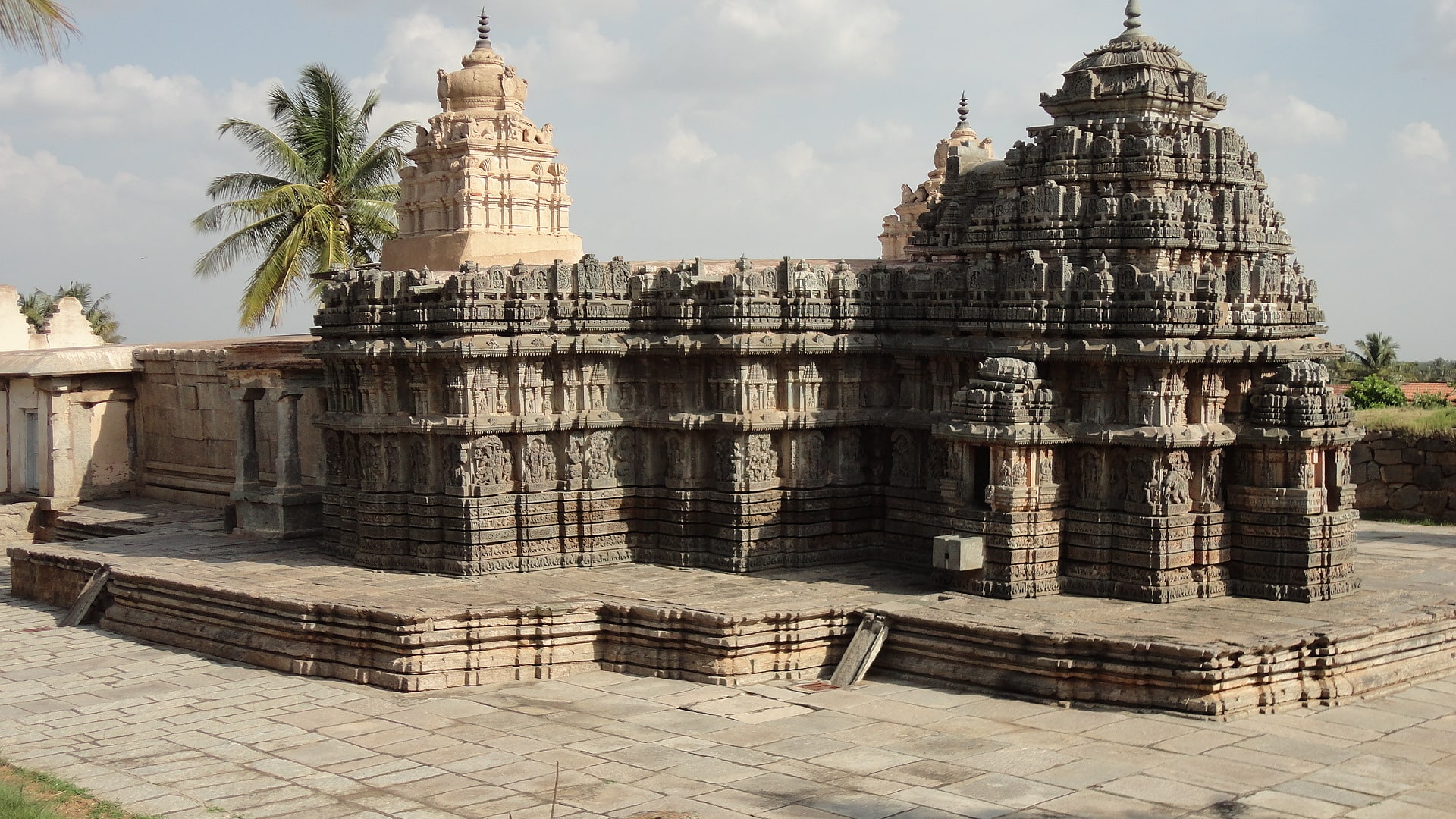 Lakshminarasimha Temple, Nuggehalli, India