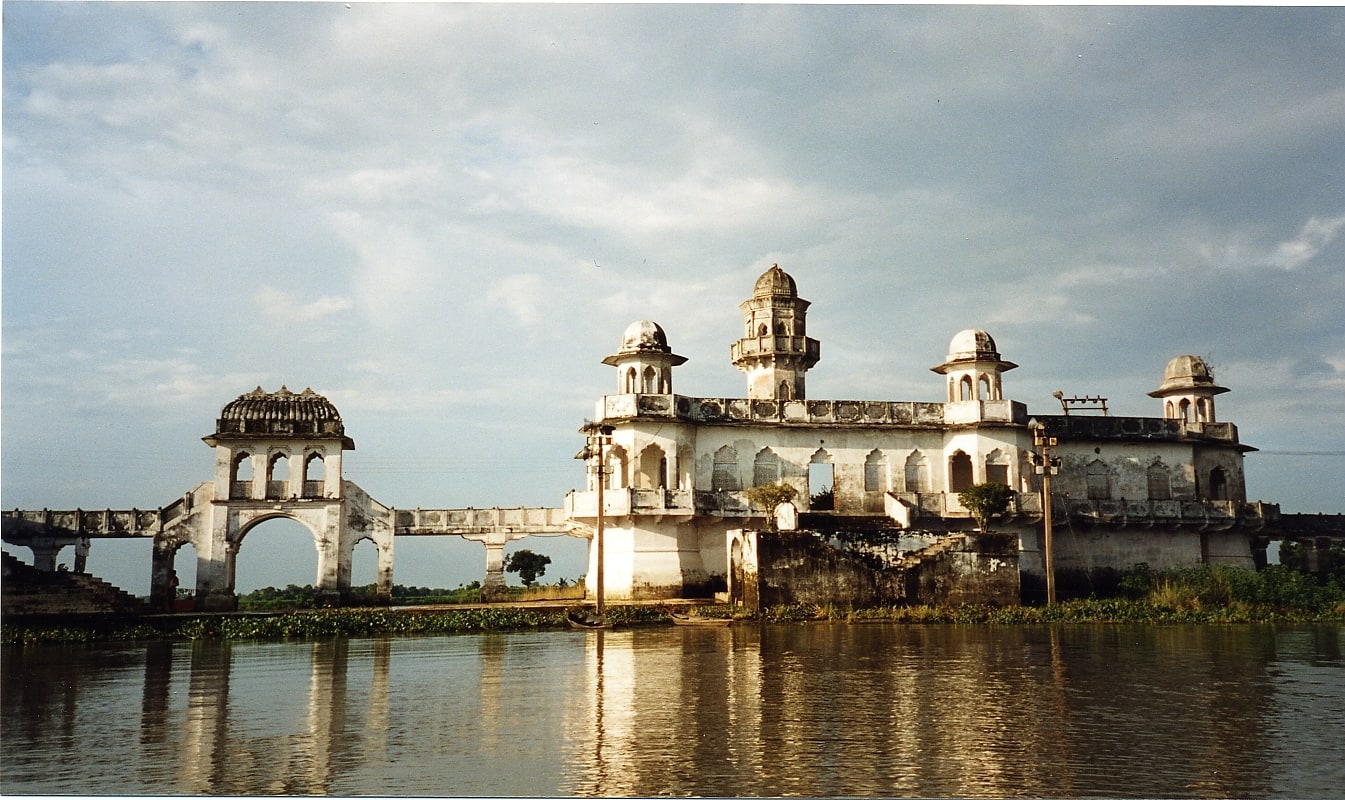 Melaghar, Inde