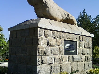 stone lion hamadan