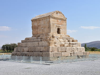 tomb of cyrus pasargad