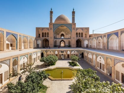 agha bozorg mosque kashan