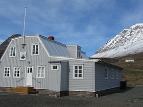The Arctic Fox Centre