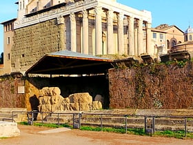 templo de cesar roma